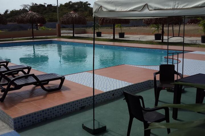 Hotel Pool