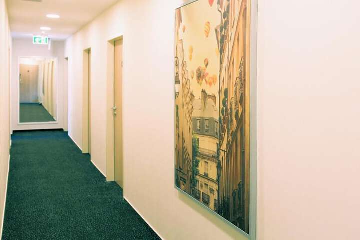 Ballroom/Hall 36 of 40