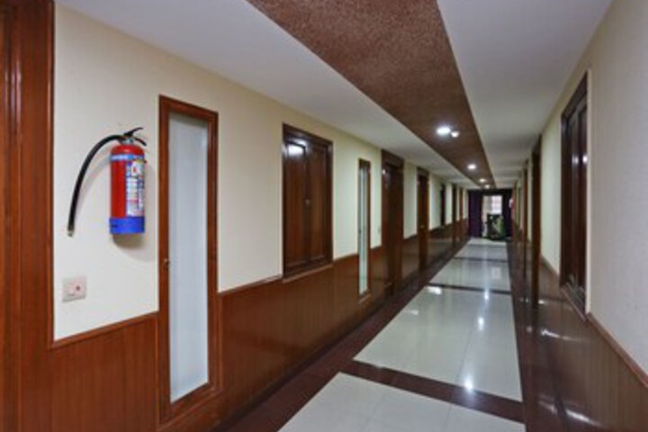 Ballroom/Hall 9 of 39