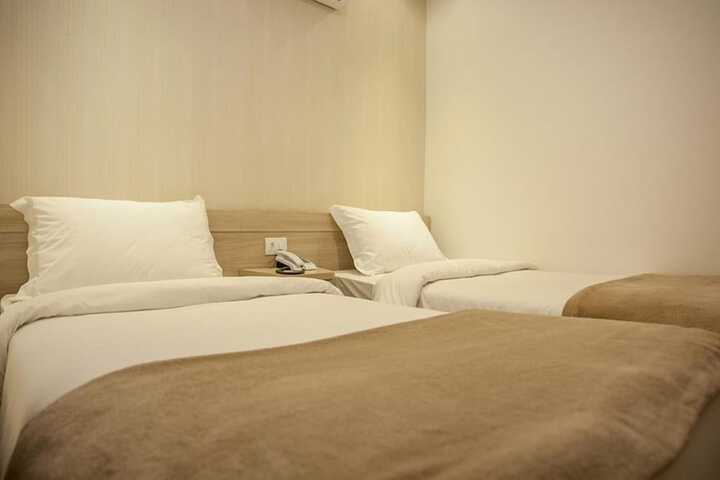 Room 21 of 54
