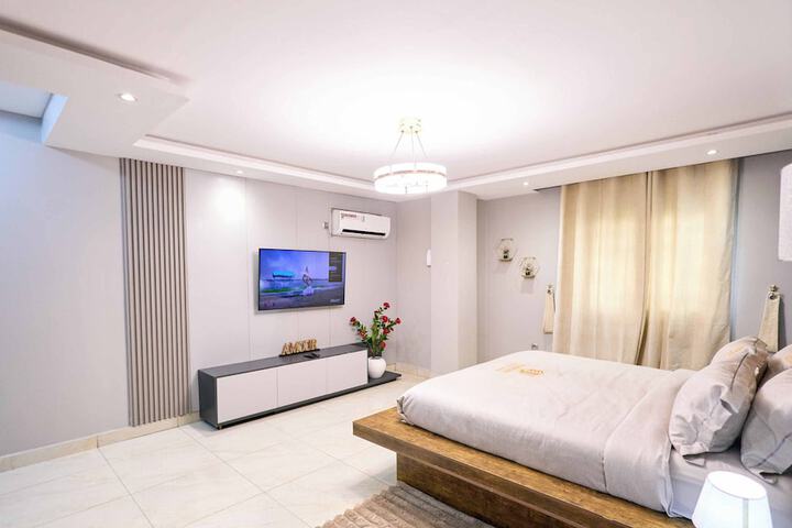 Room 9 of 170