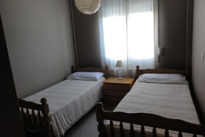Room 10 of 14
