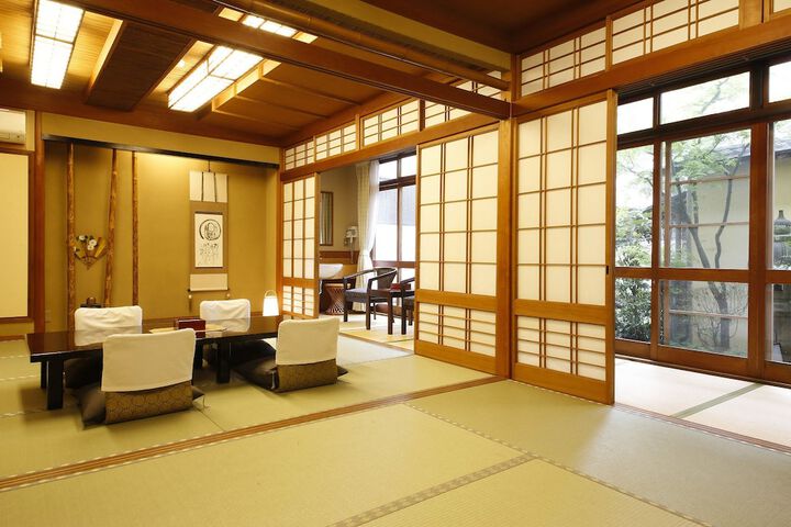 Room 4 of 46