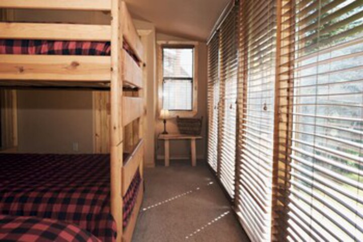 Room 33 of 39
