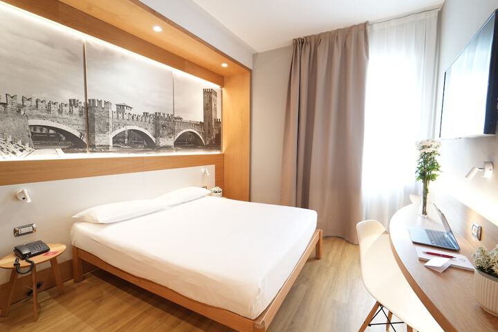 Room 27 of 41