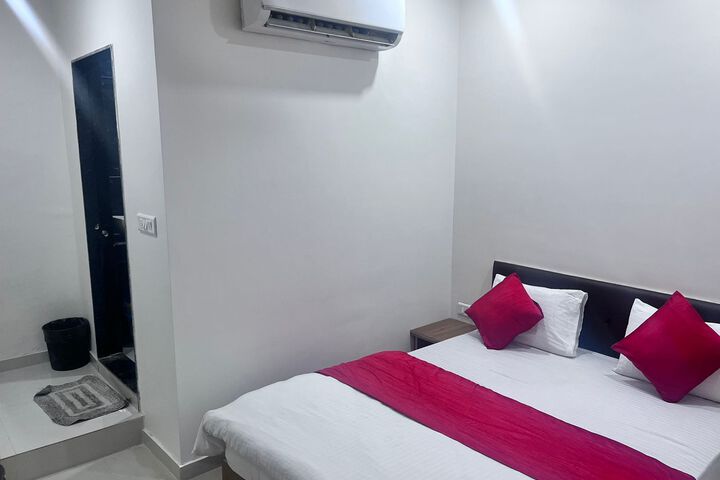 Room 35 of 47