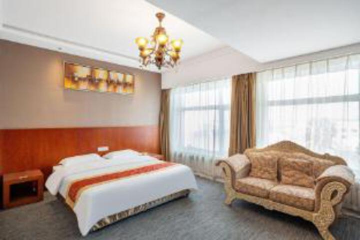 Room 8 of 8
