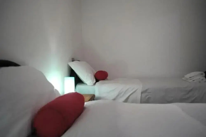 Room 2 of 10