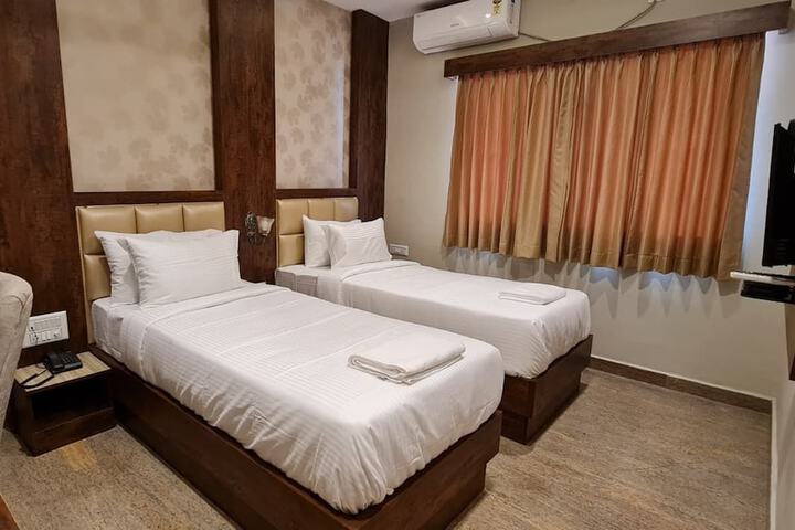 Room 5 of 32