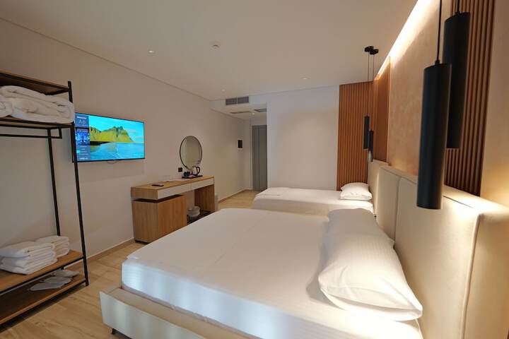 Room 27 of 112
