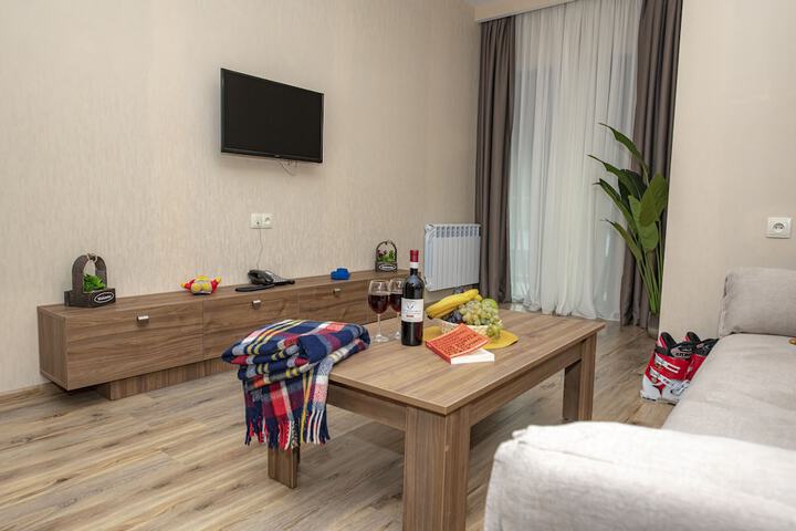 Room 5 of 62