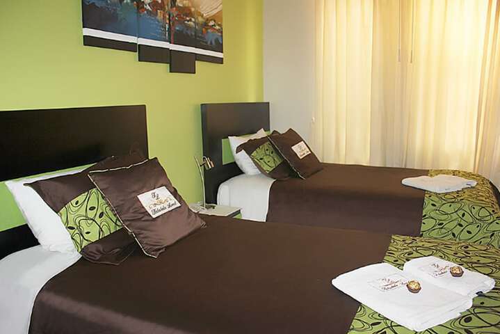 Room 6 of 30