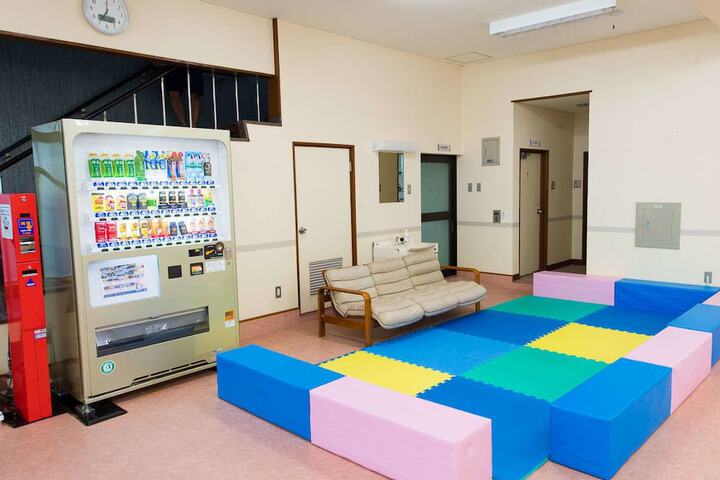 Entrance & Lobby