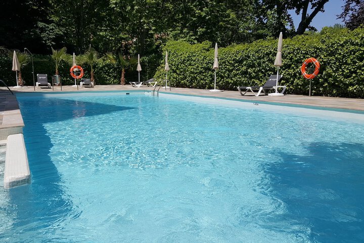 Pool 54 of 79