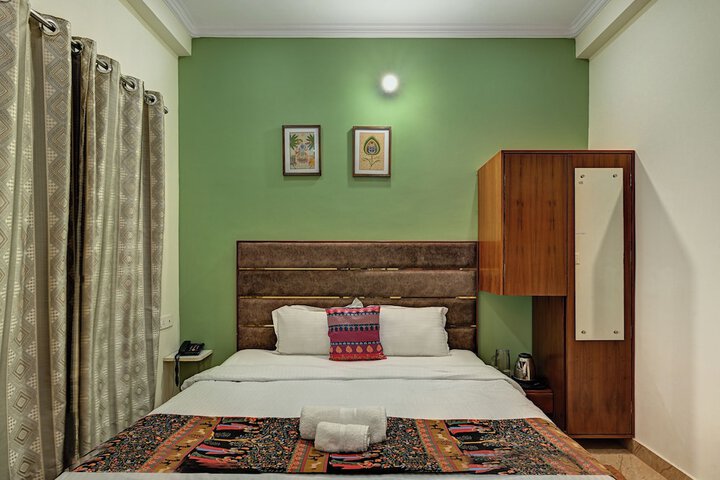 Room 2 of 12