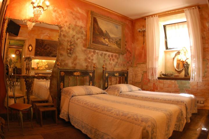 Room 5 of 86