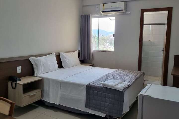 Room 13 of 19