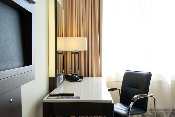 Room 15 of 160