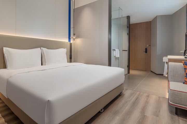 Room 15 of 79