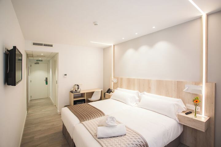 Room 8 of 26
