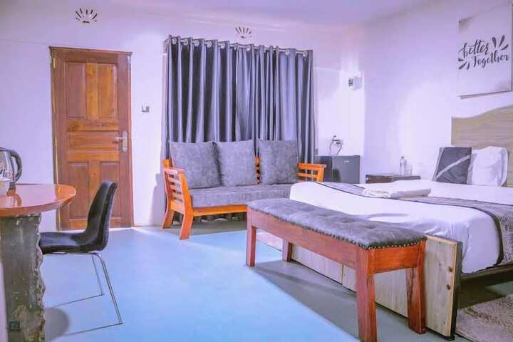 Room 8 of 21