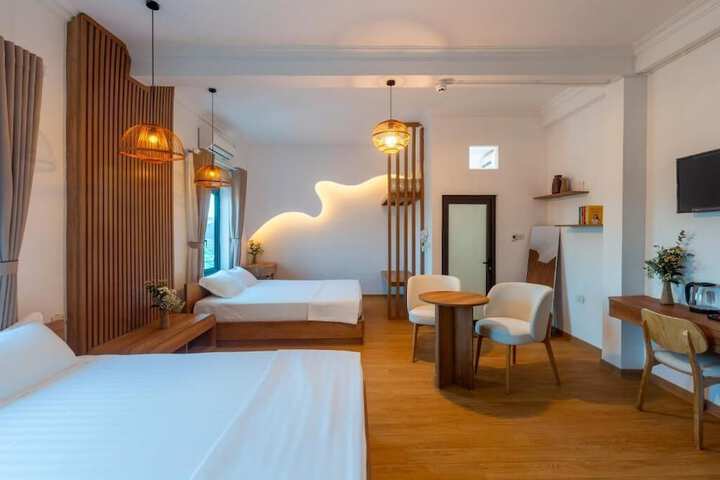 Room 8 of 62