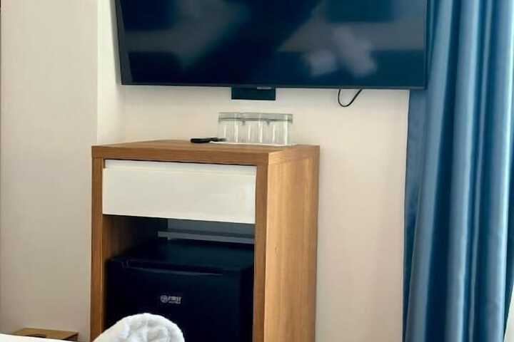Room 6 of 69