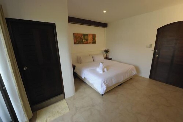 Room 12 of 52