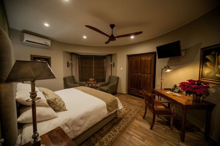 Room 8 of 76