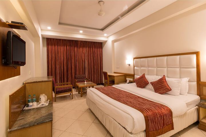 Room 6 of 38