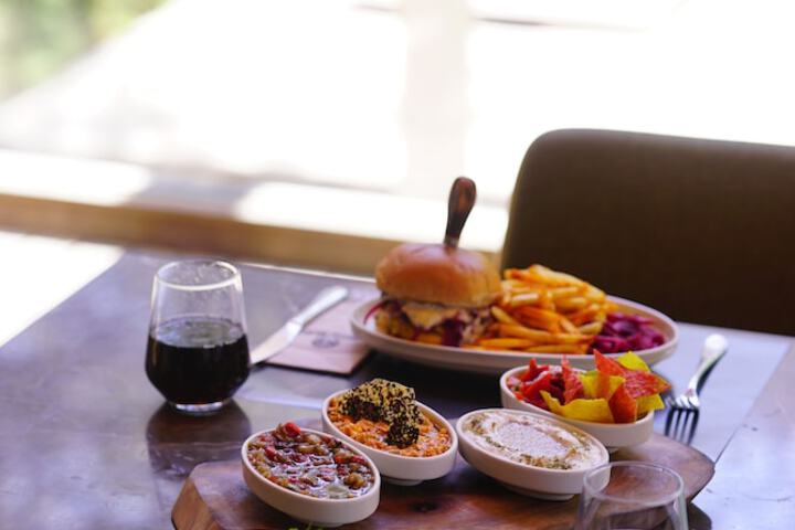 Dining 90 of 113