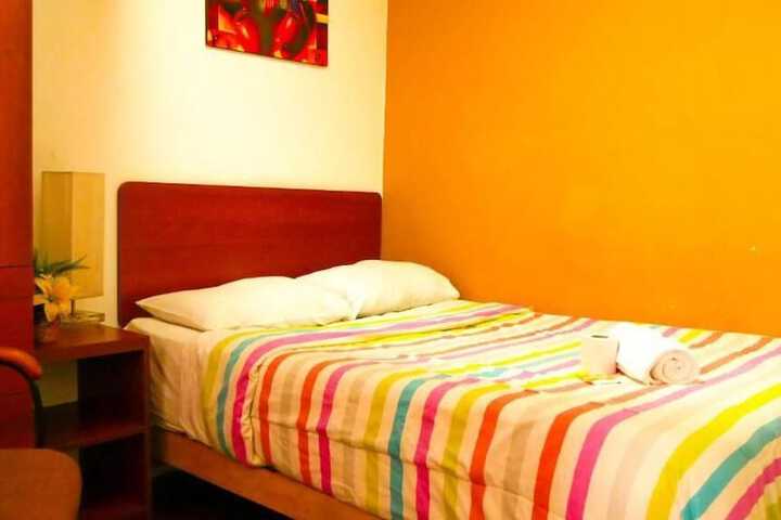 Room 7 of 9