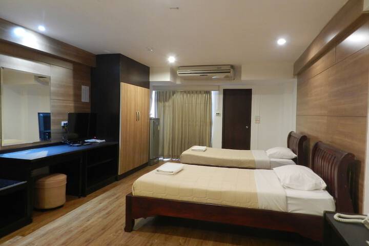 Room 35 of 90