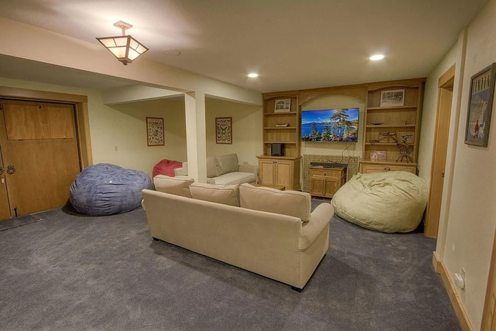 Room 2 of 19
