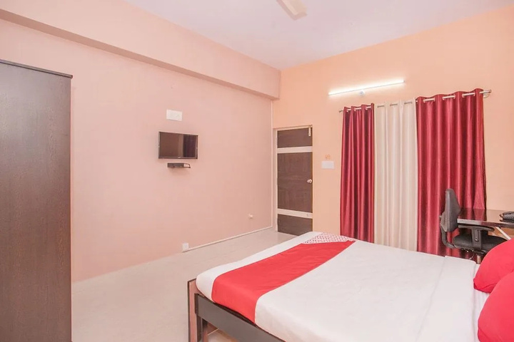 Room 7 of 9