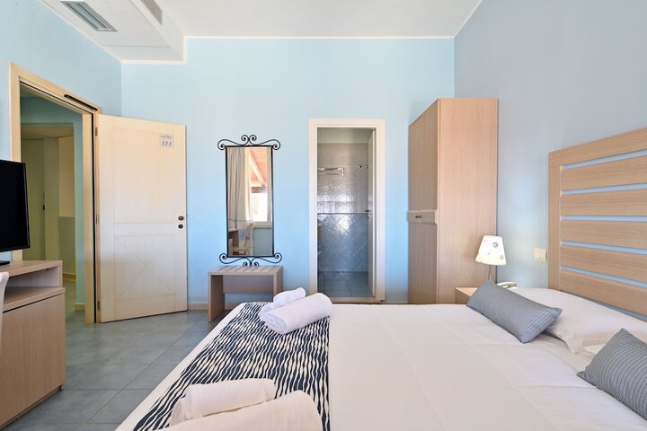Room 32 of 117