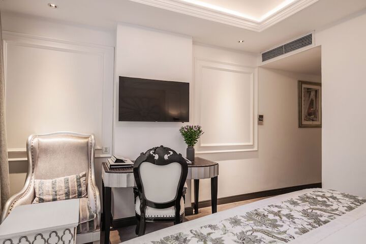 Room 10 of 92