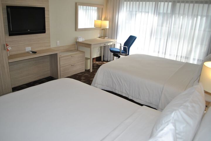 Room 10 of 42