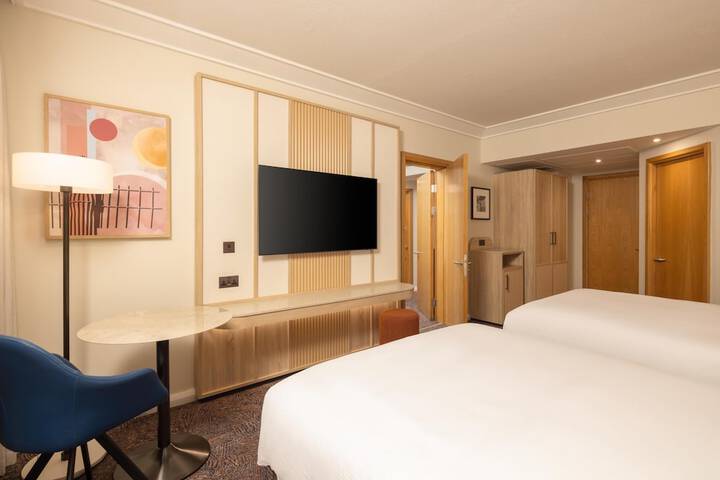 Room 18 of 150