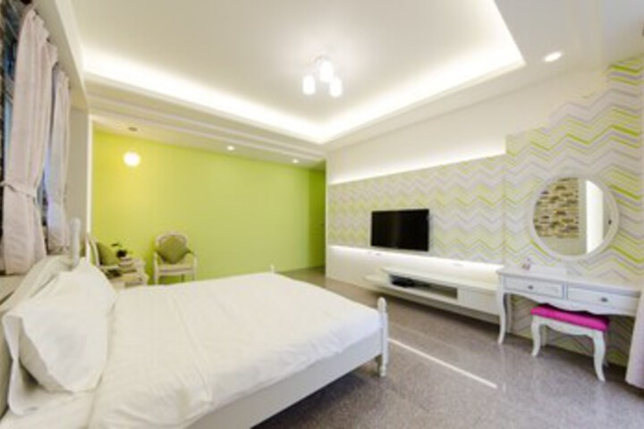 Room 17 of 29