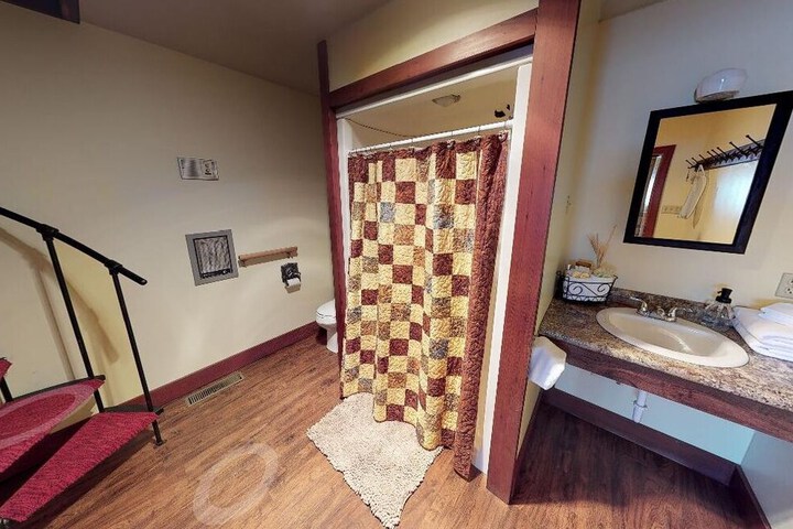 Room 40 of 49