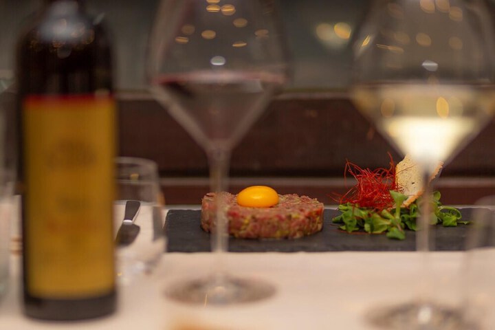 Dining 39 of 46