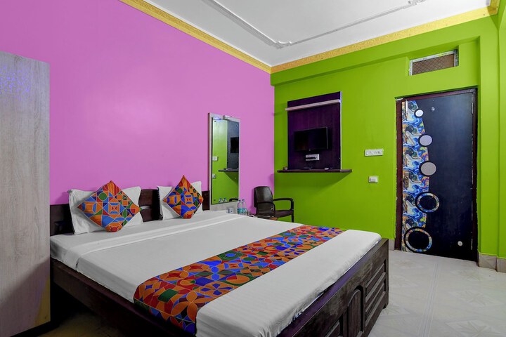 Room 18 of 25