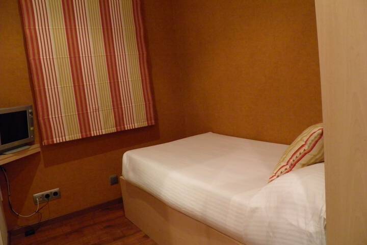 Room 7 of 40