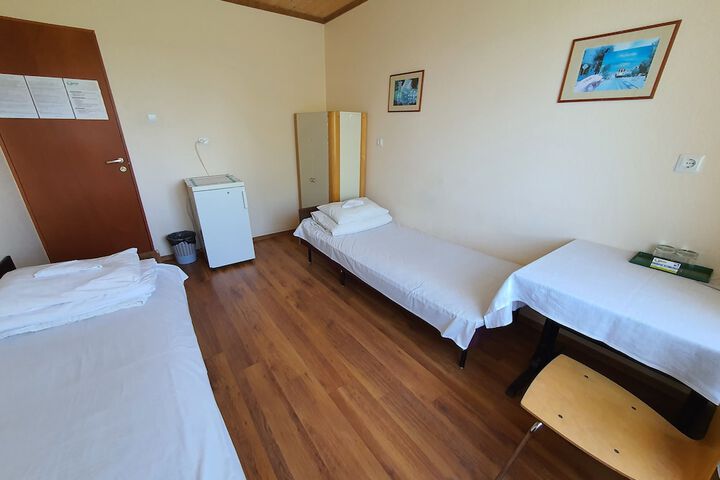 Room 16 of 46