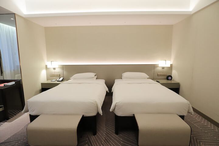 Room 21 of 66