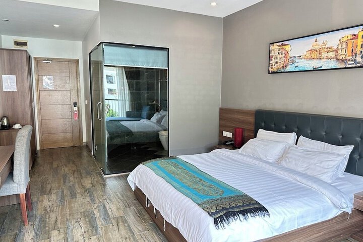 Room 28 of 145
