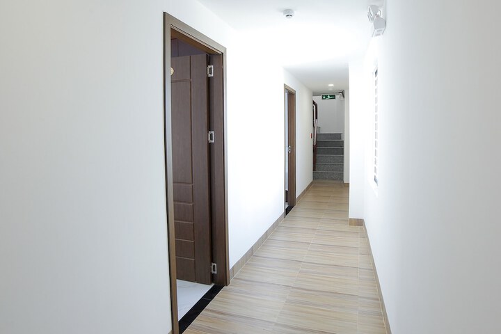 Ballroom/Hall 18 of 18