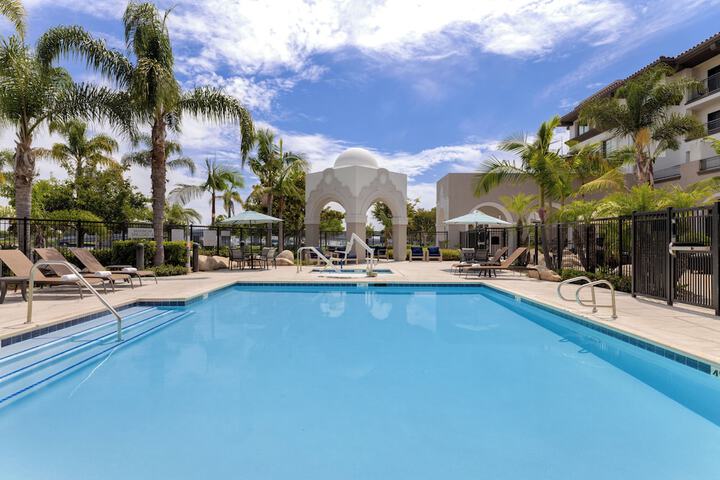 Hotel with Pool