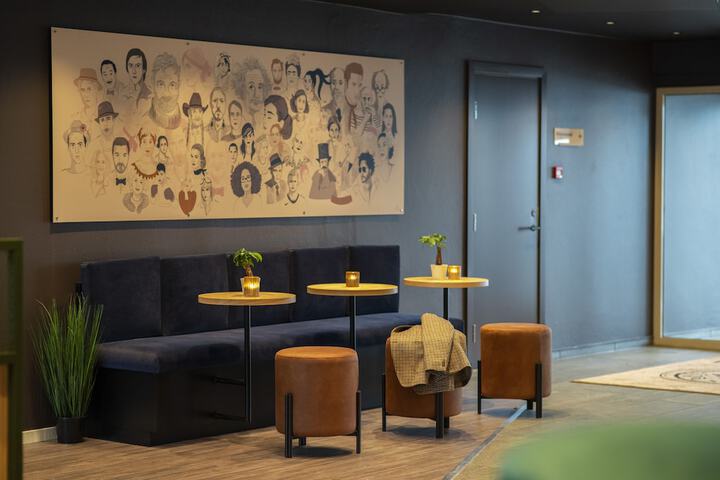 Hotel Lobby